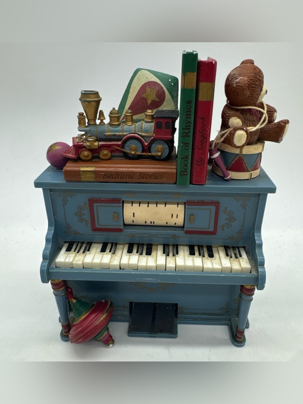 Vintage 1991 Enesco Piano Figurine Music Toy Box "Lets Go Fly A Kite"